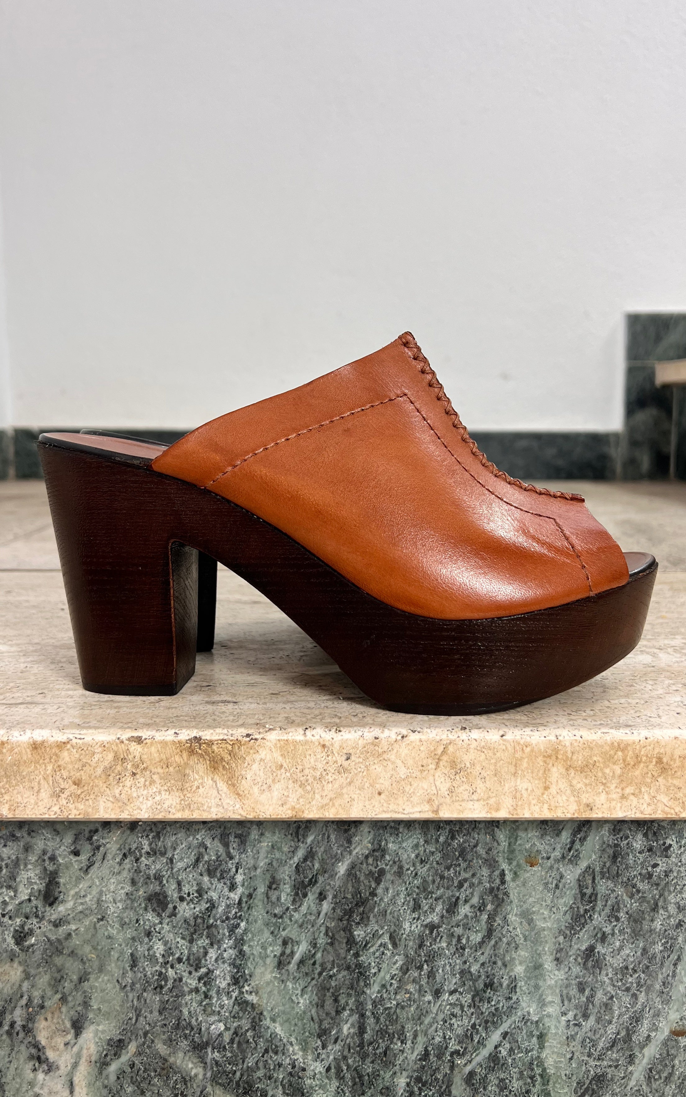 Deadstock 70s Style Clogs 39