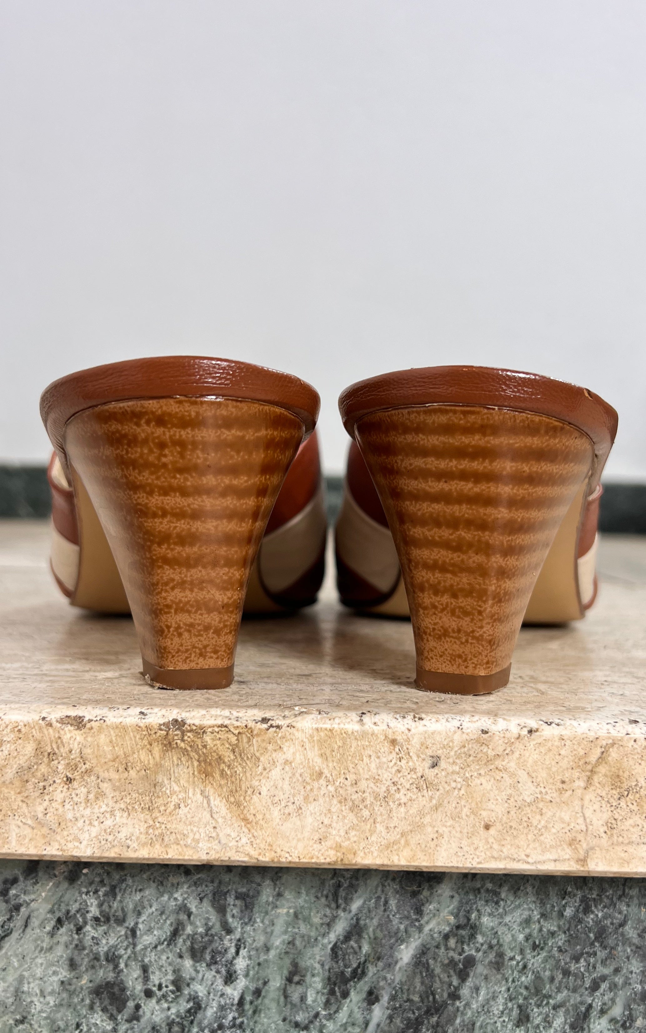 Vintage Italian Two-Tone Leather Mules 41