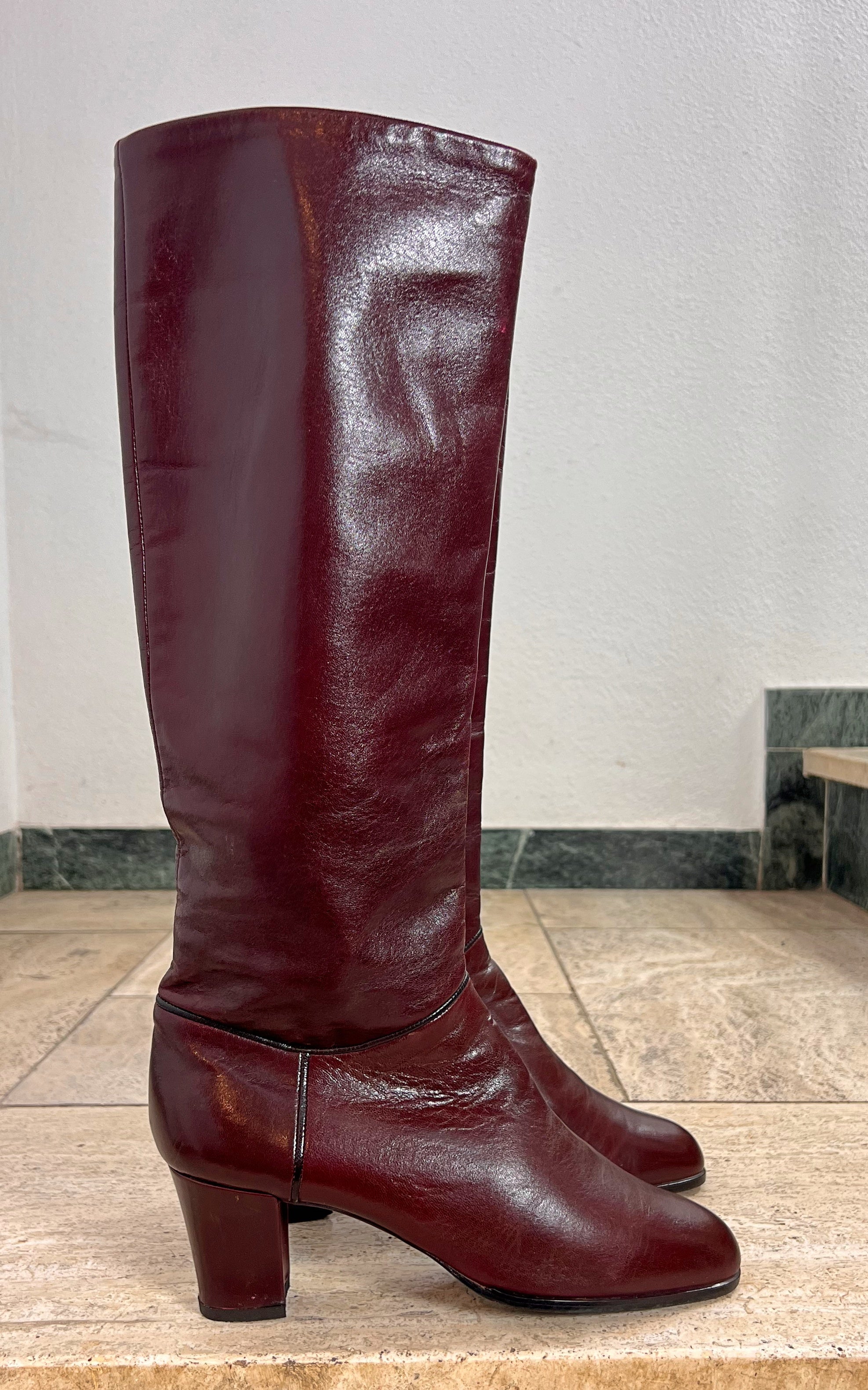 Vintage 70s Burgundy Knee-High Boots 39