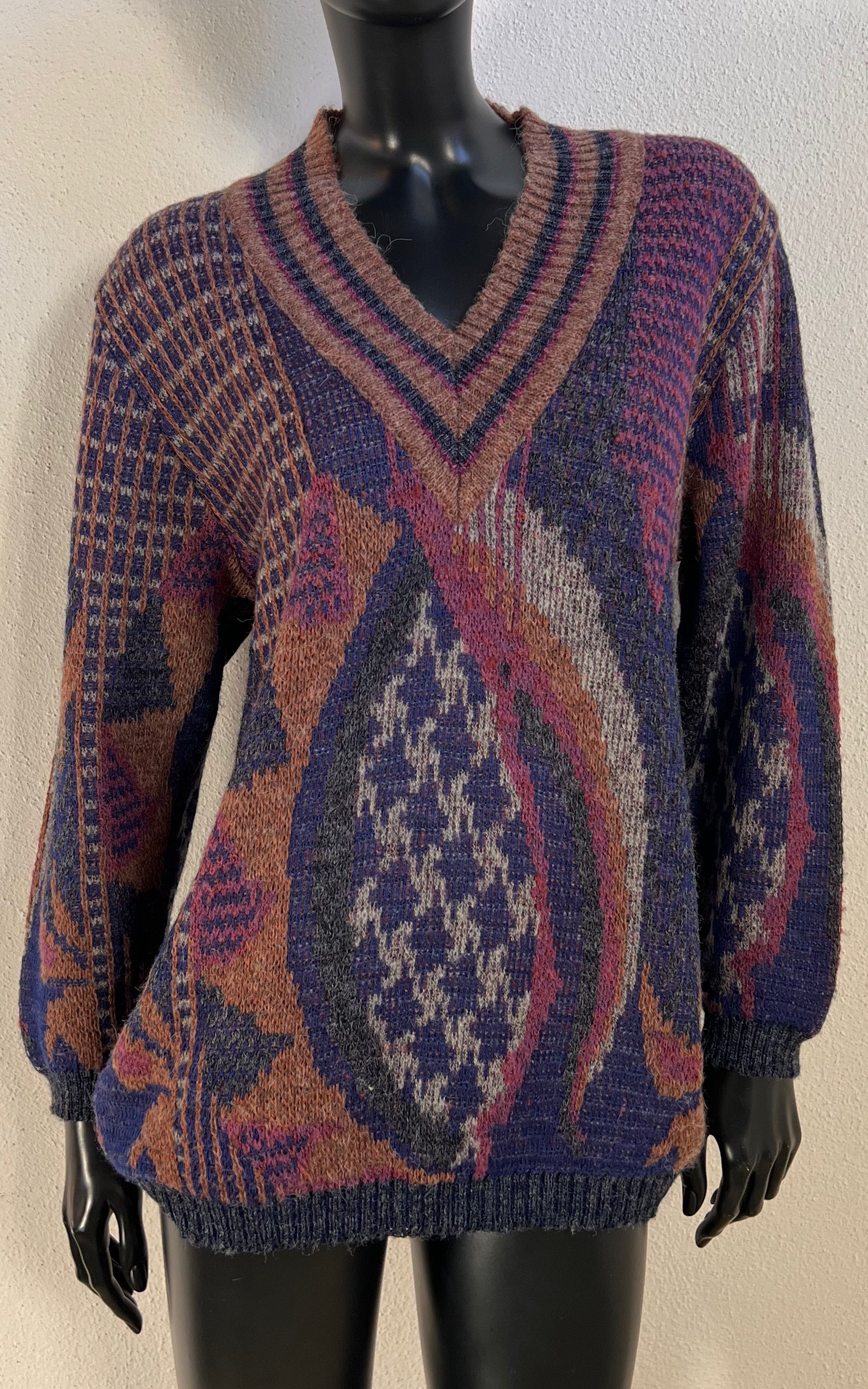 Vintage Elegance Paris Jumper