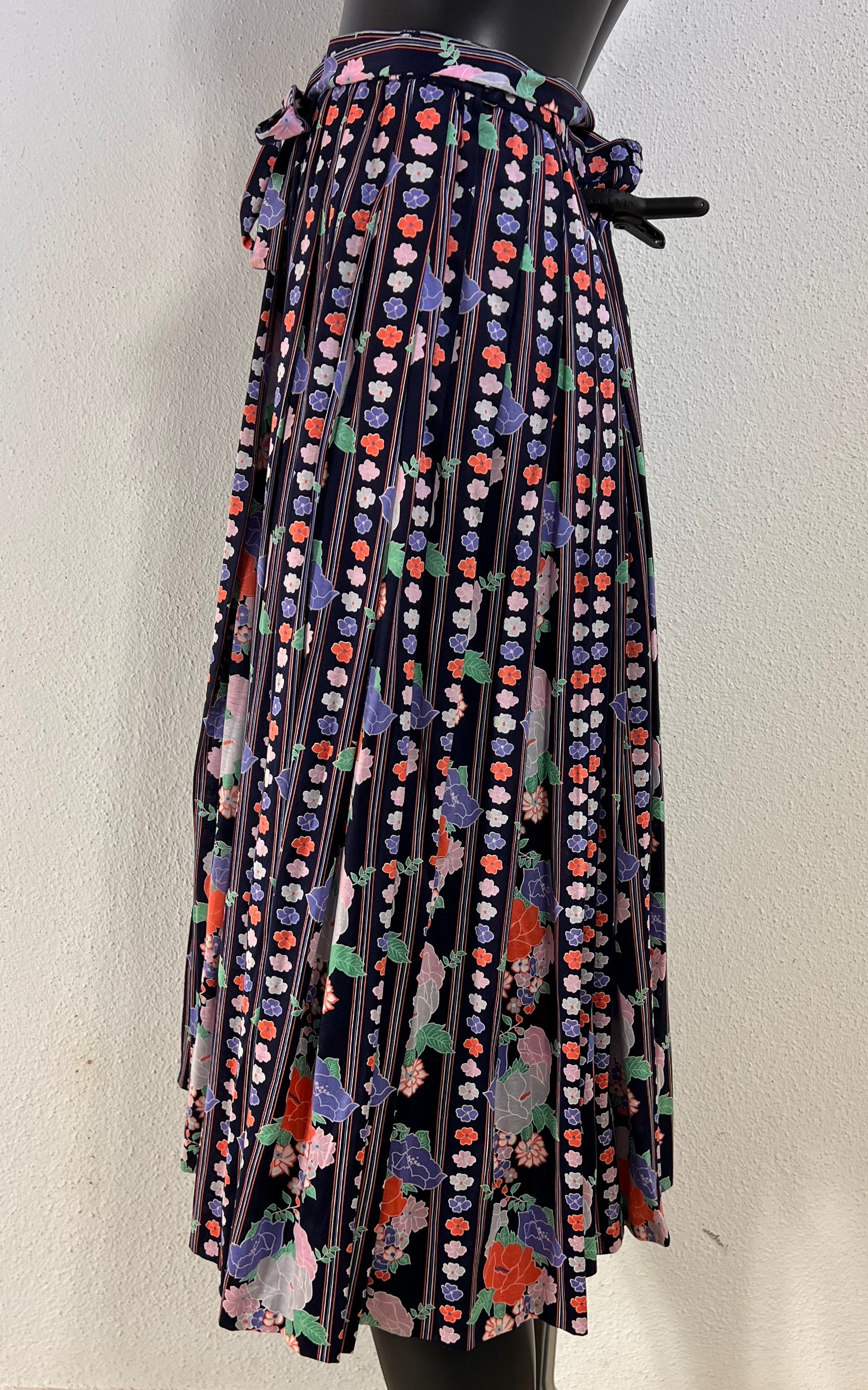 Vintage 70s Bleyle Pleated Flower Skirt