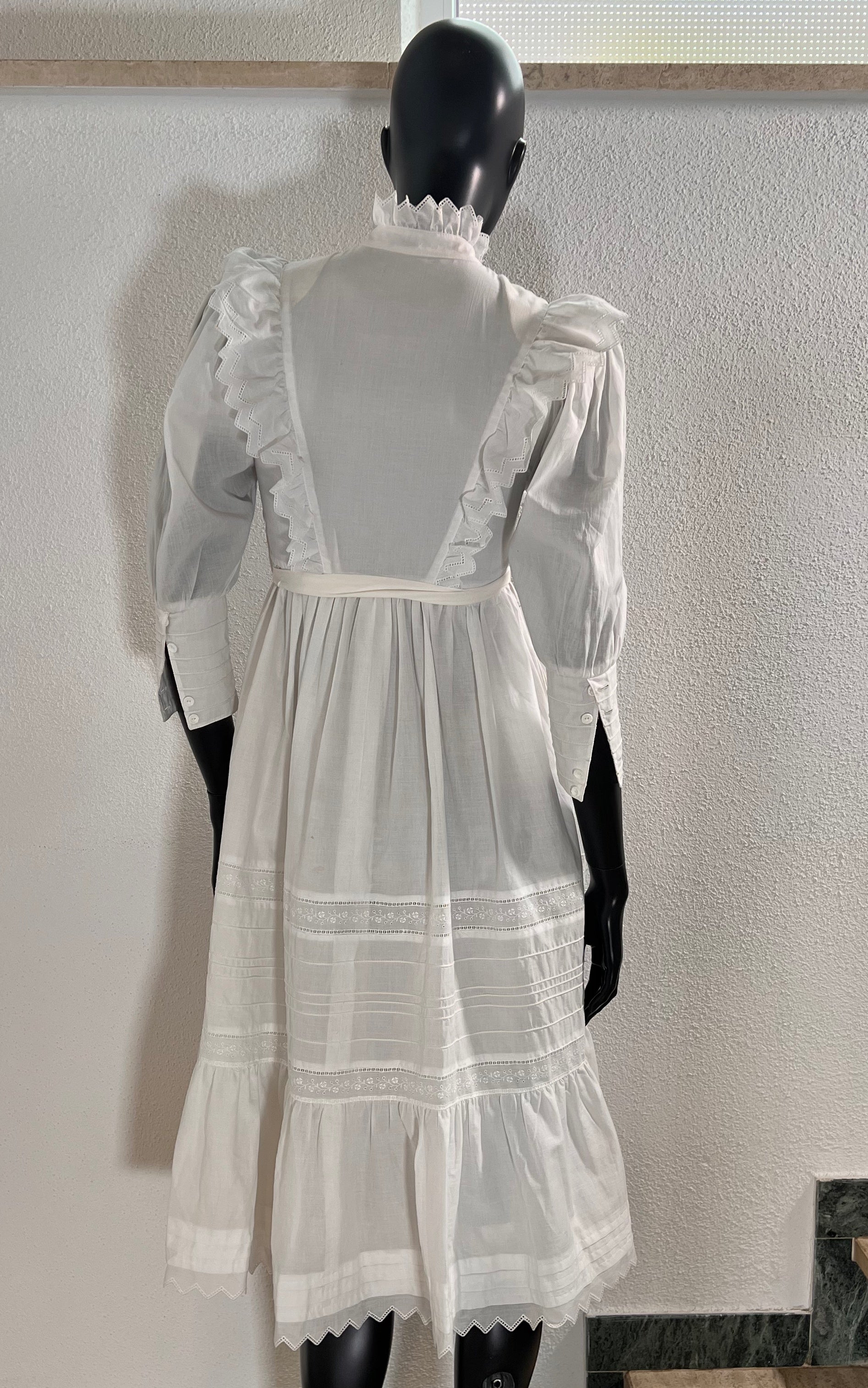 Abito in pizzo vintage anni '70