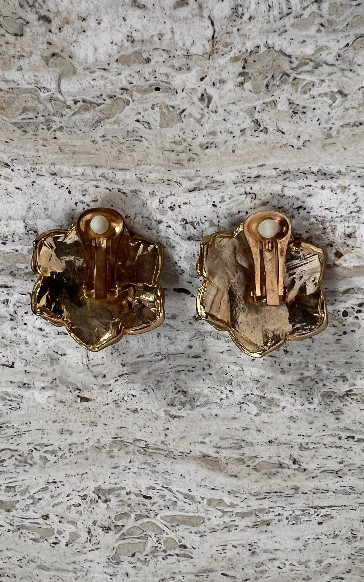 Vintage 80s Enamel & Faux Pearl Clip-On Earrings