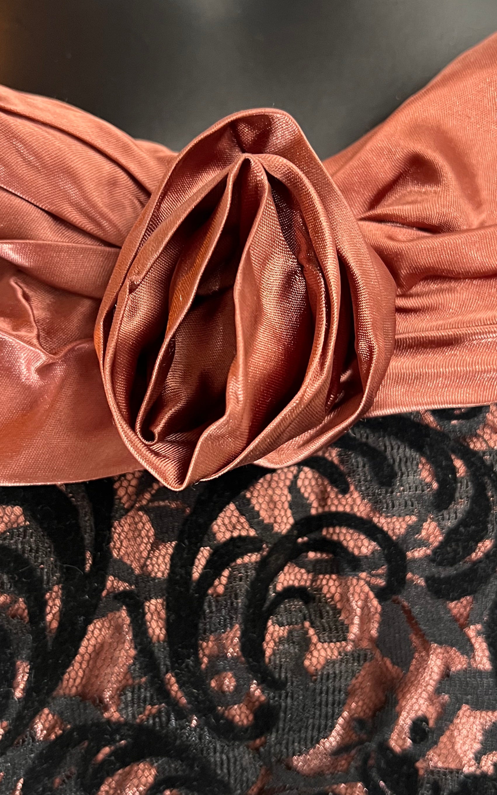 Abito vintage in pizzo Wallis