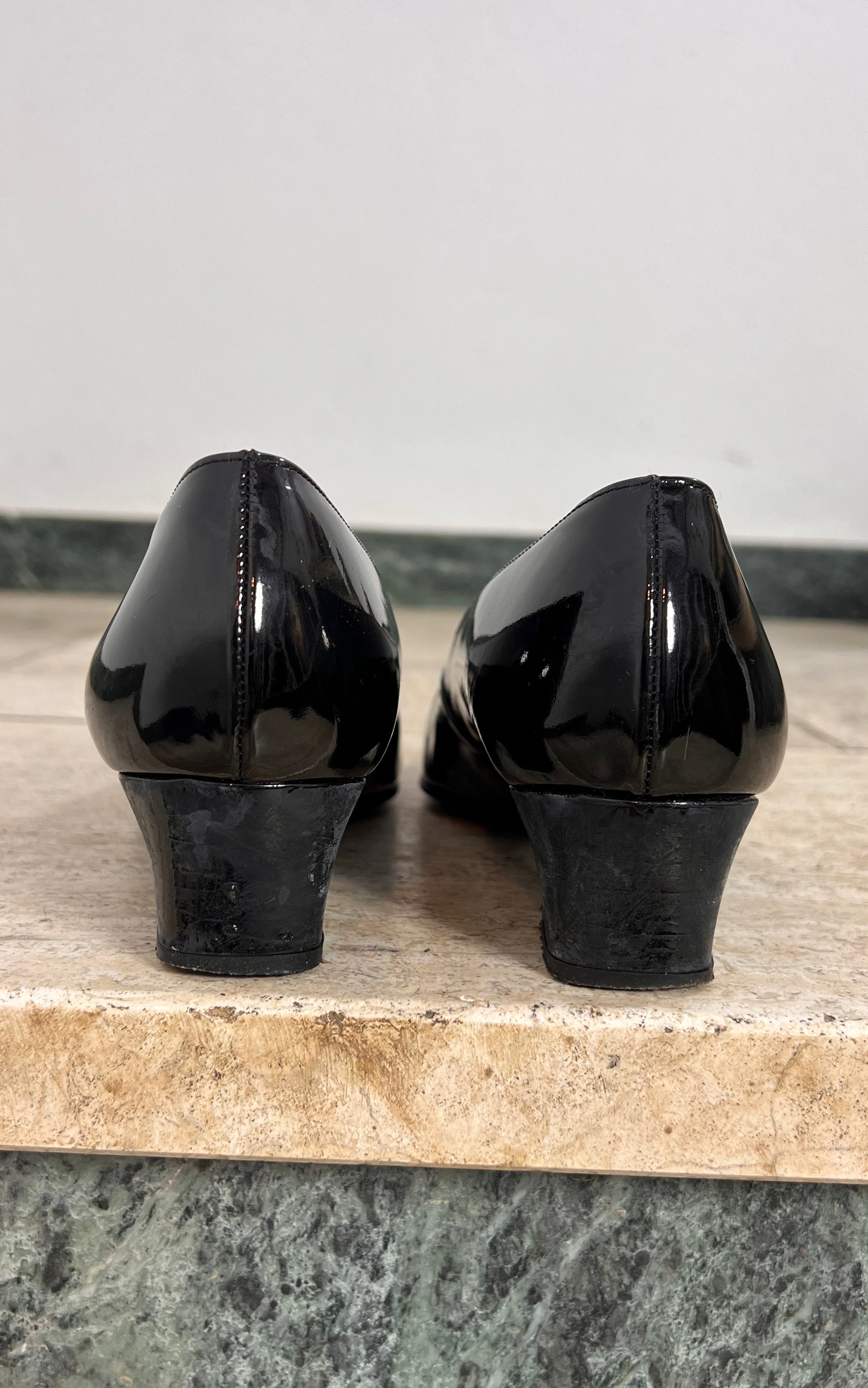 Vintage Bally Patent Leather Mary Jane Pump 39