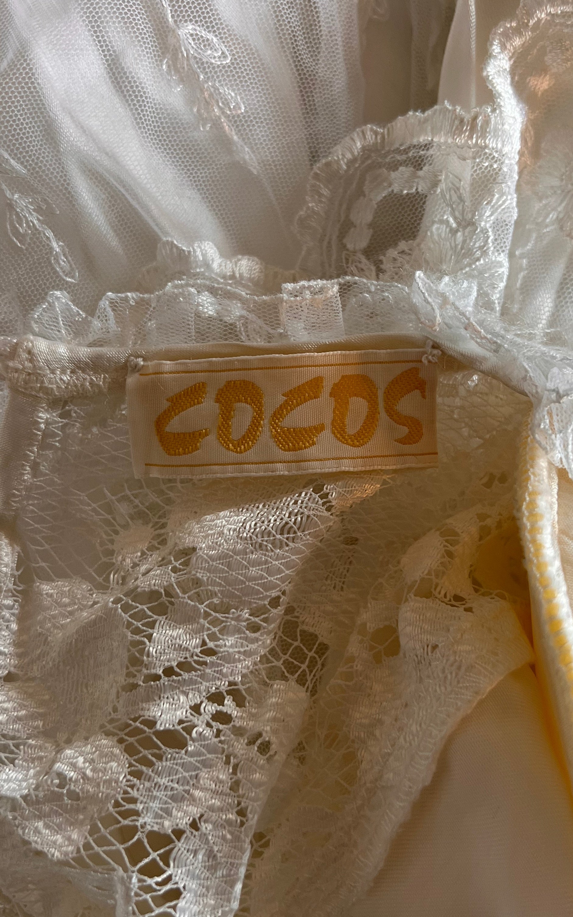 Vintage 80s Cocos Lace Set