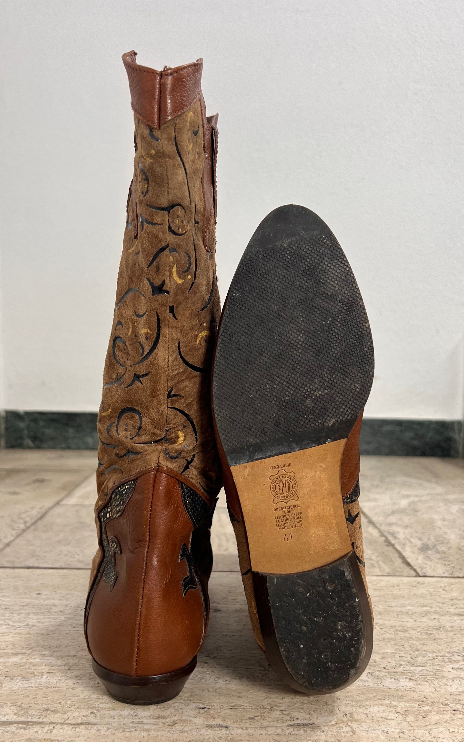 Vintage Western Leather Boots - Embroidered and Textured Detail 41