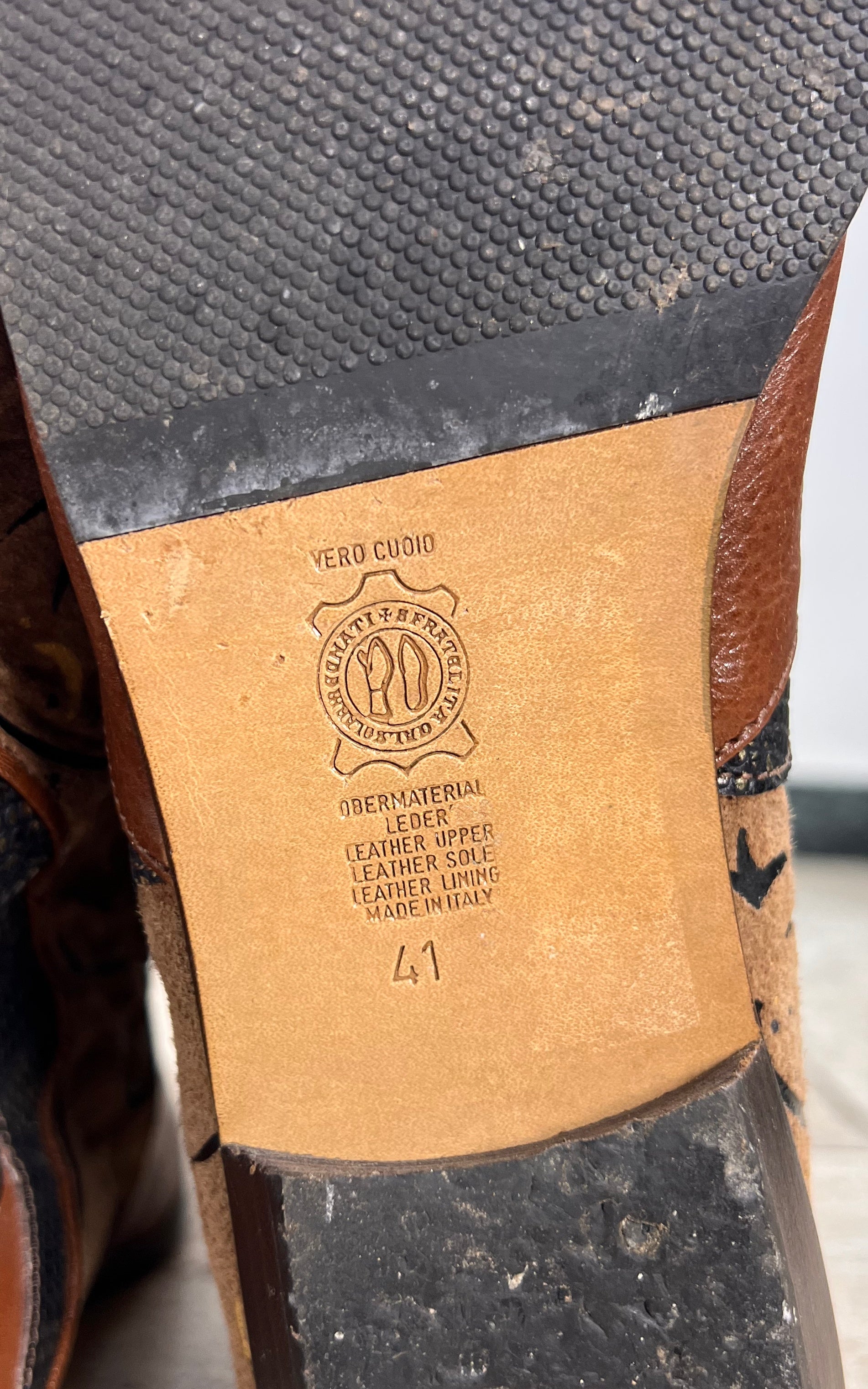 Vintage Western Leather Boots - Embroidered and Textured Detail 41