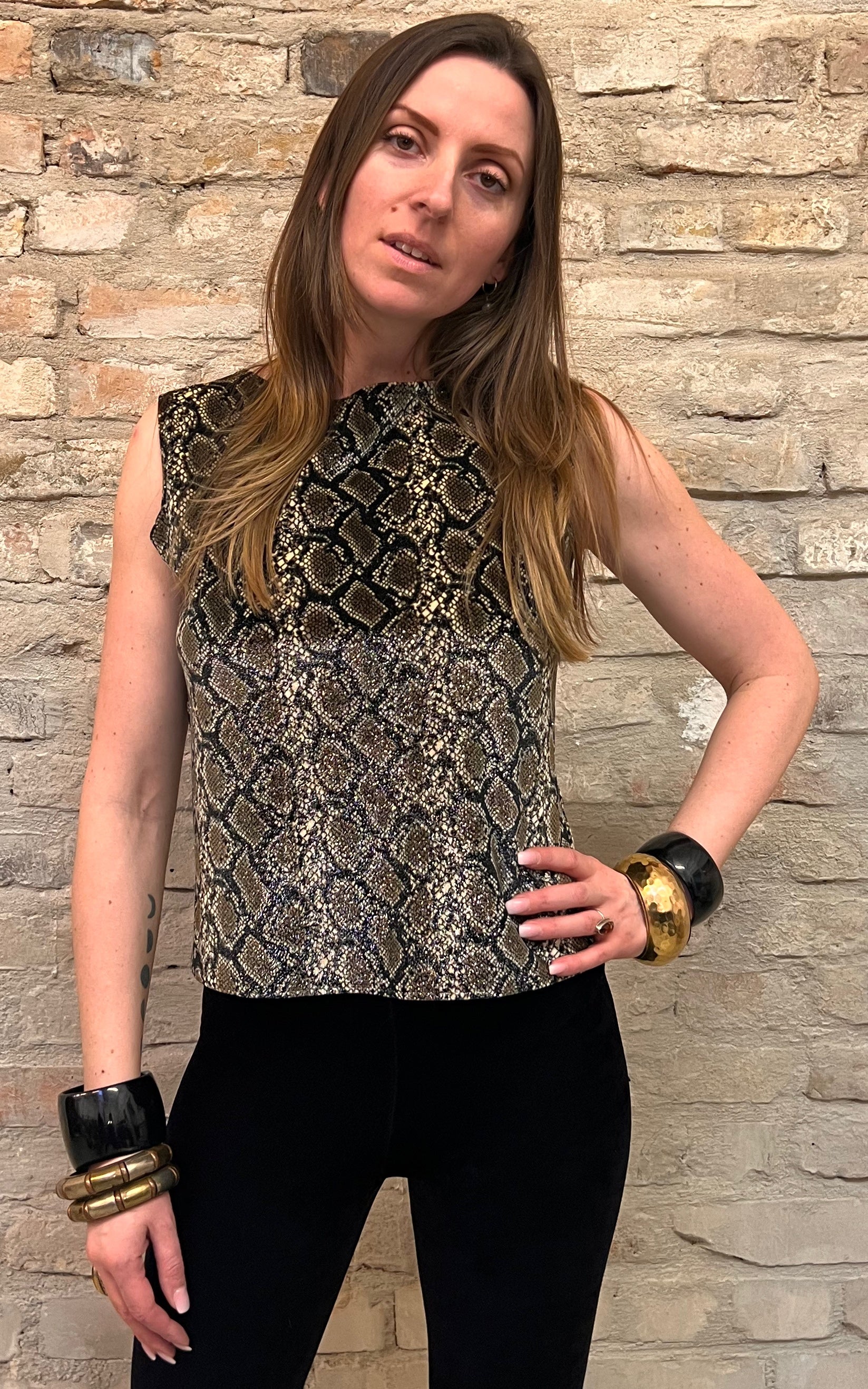 Top vintage anni '90 con stampa serpente e brillantini