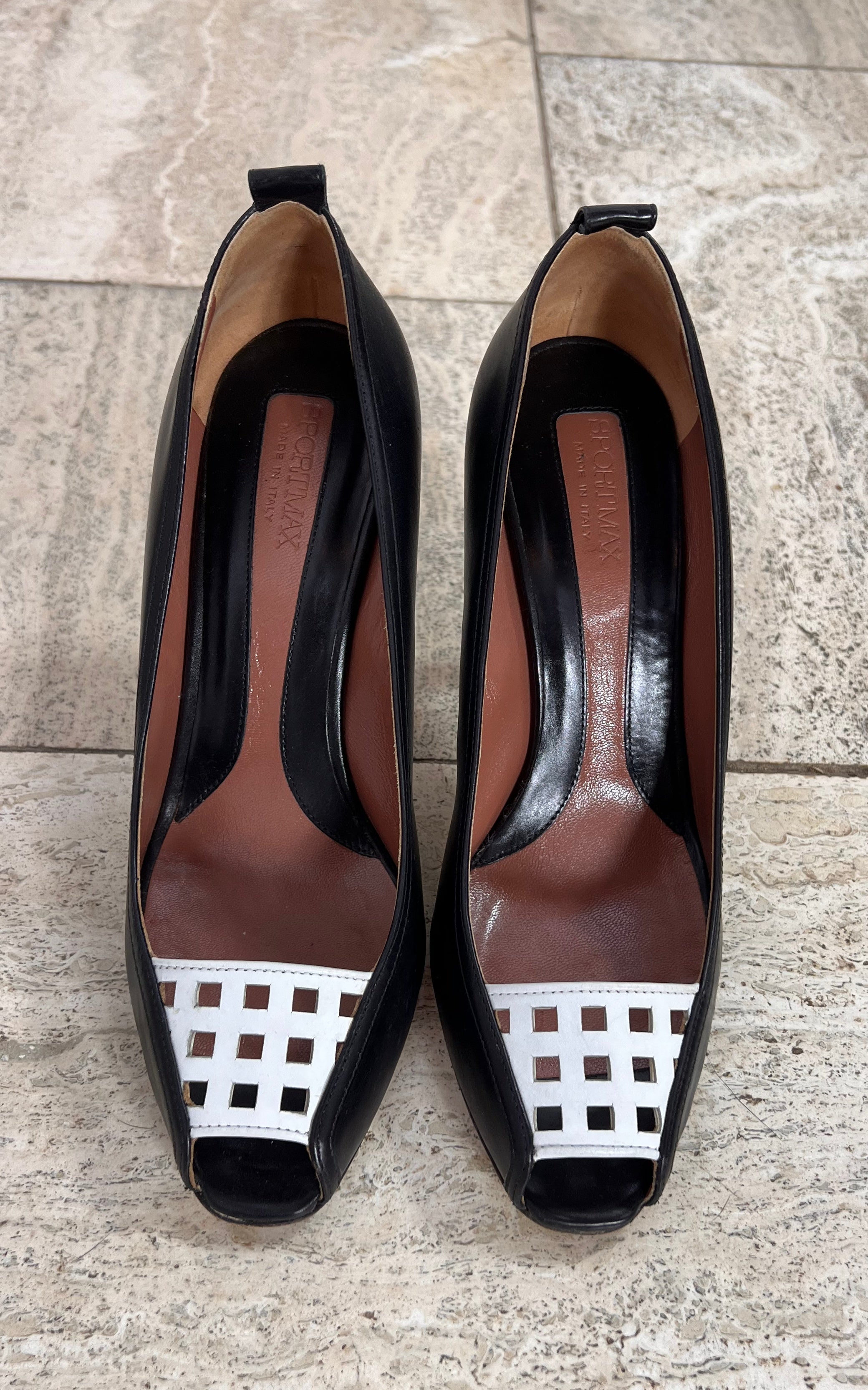 Elegant Sportmax Black and White Heels 41