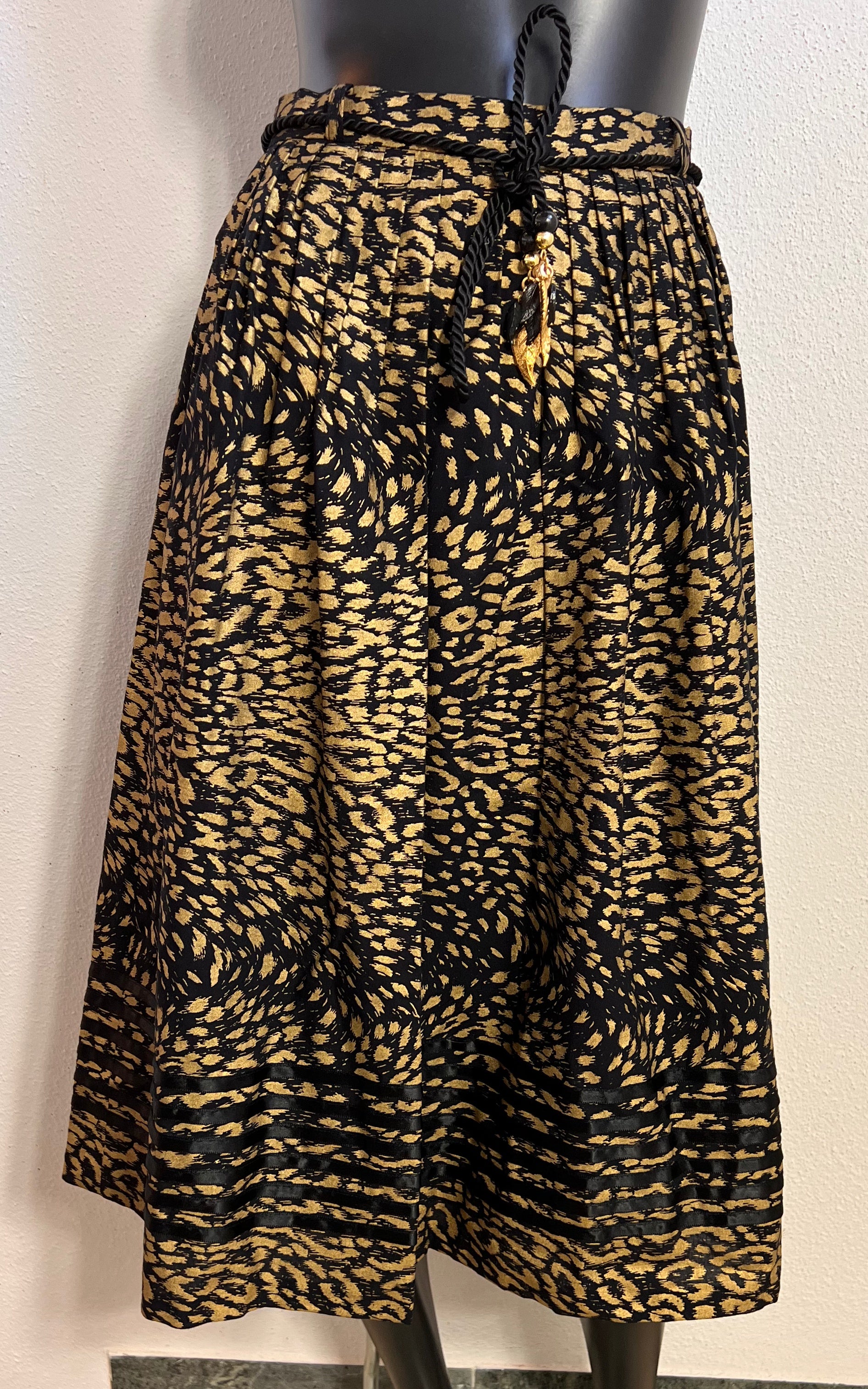 Vintage Black Gold Midi Skirt with Rope Belt