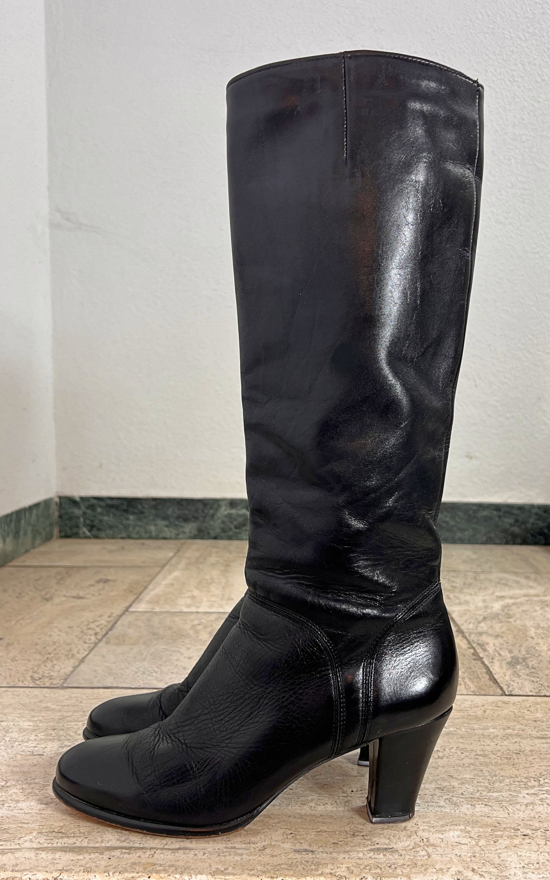 Vintage 70s Black Knee-High Boots 39