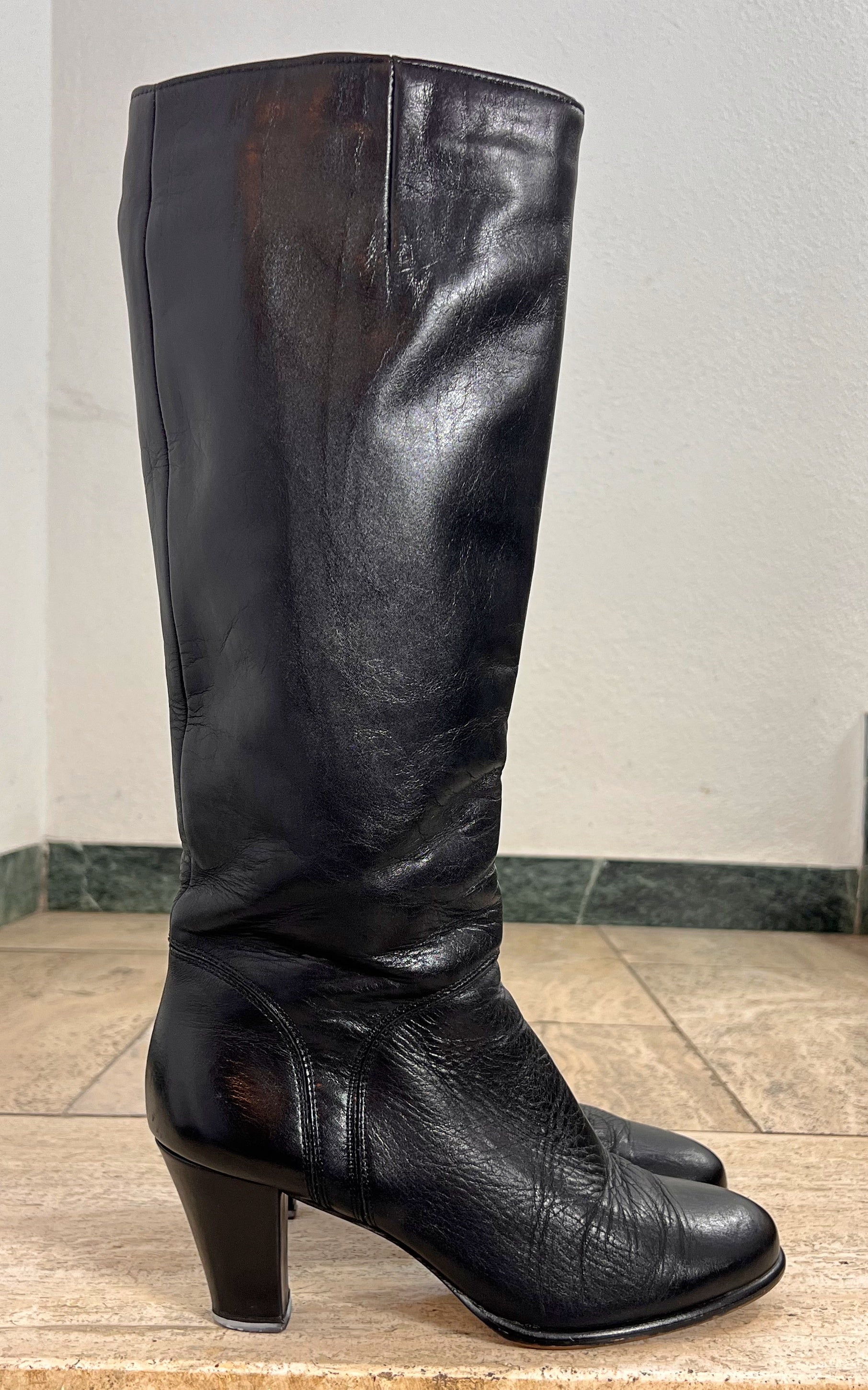 Vintage 70s Black Knee-High Boots 39
