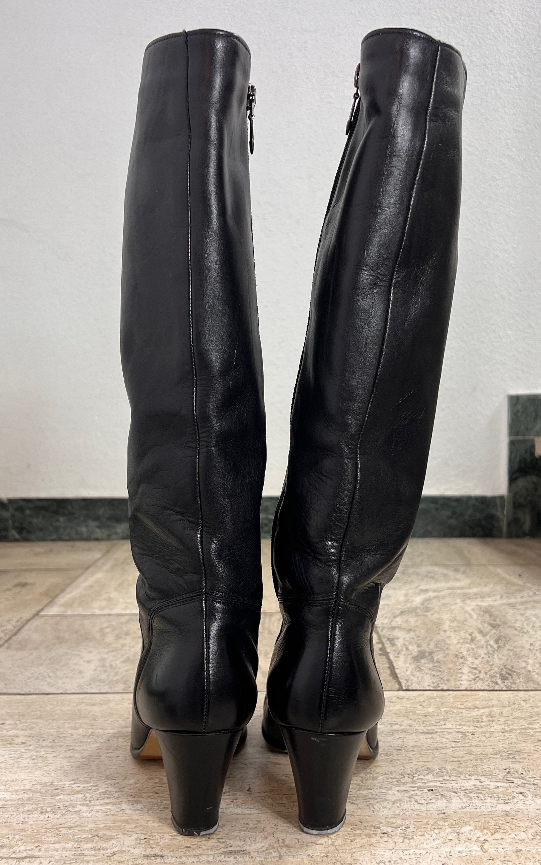Vintage 70s Black Knee-High Boots 39