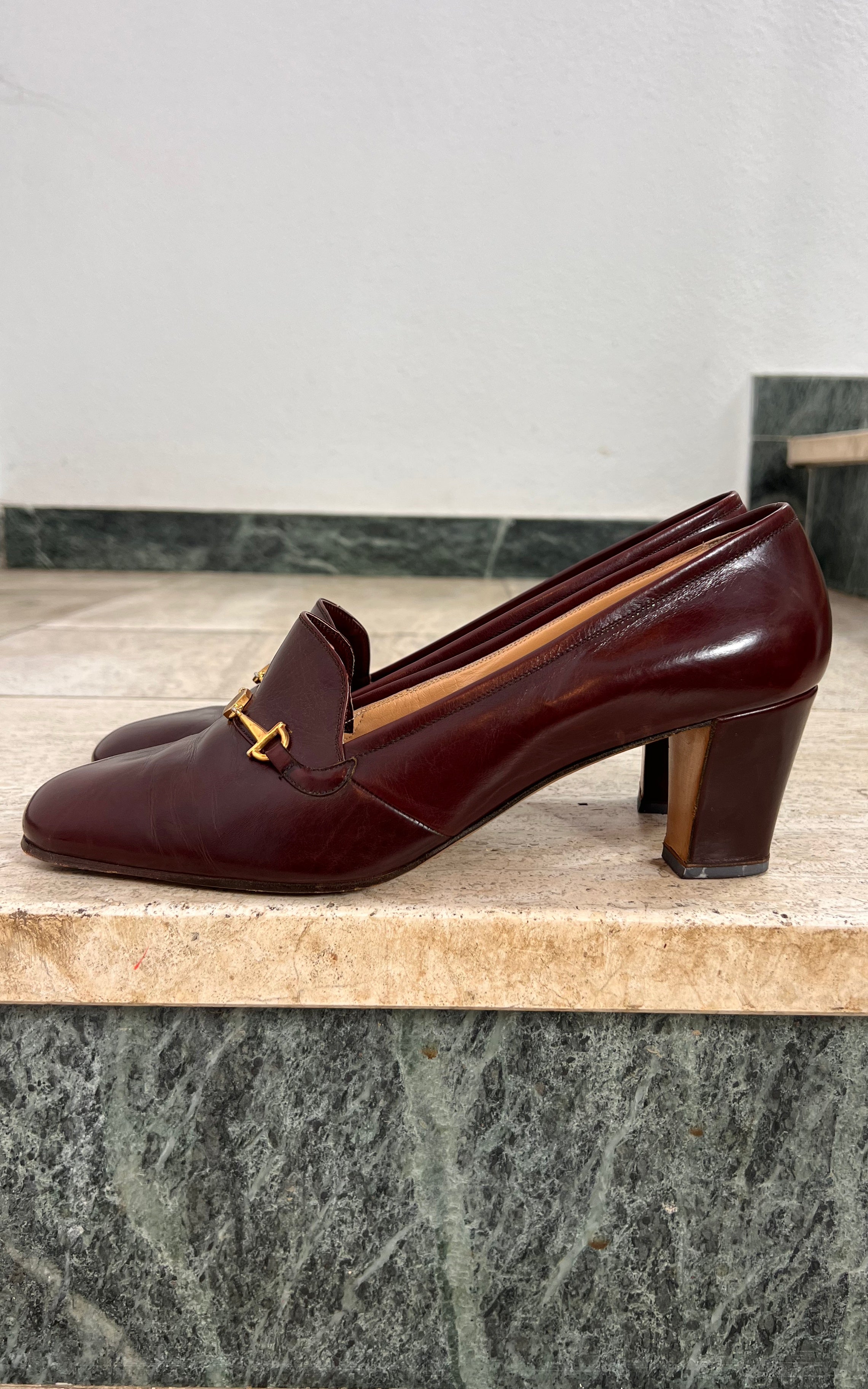 Vintage 70s Handmade Riccioni Burgundy Pumps 39