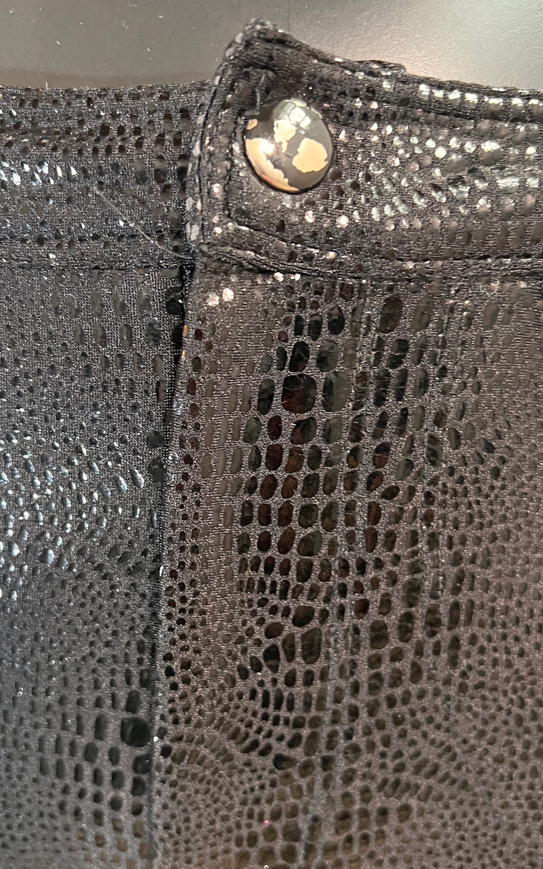 Pantaloni bagnati vintage di Betsy Johnson con serpente