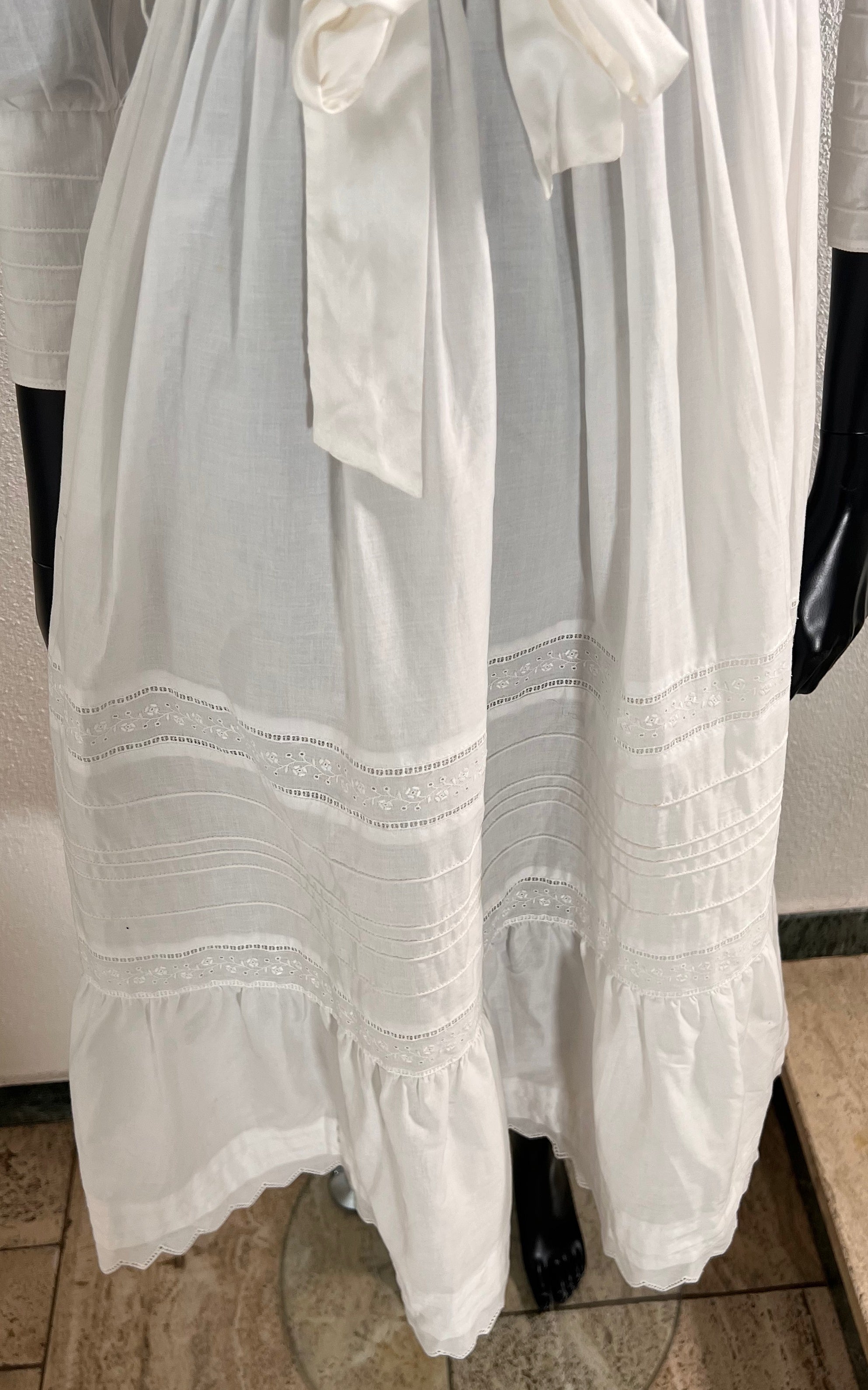 Abito in pizzo vintage anni '70
