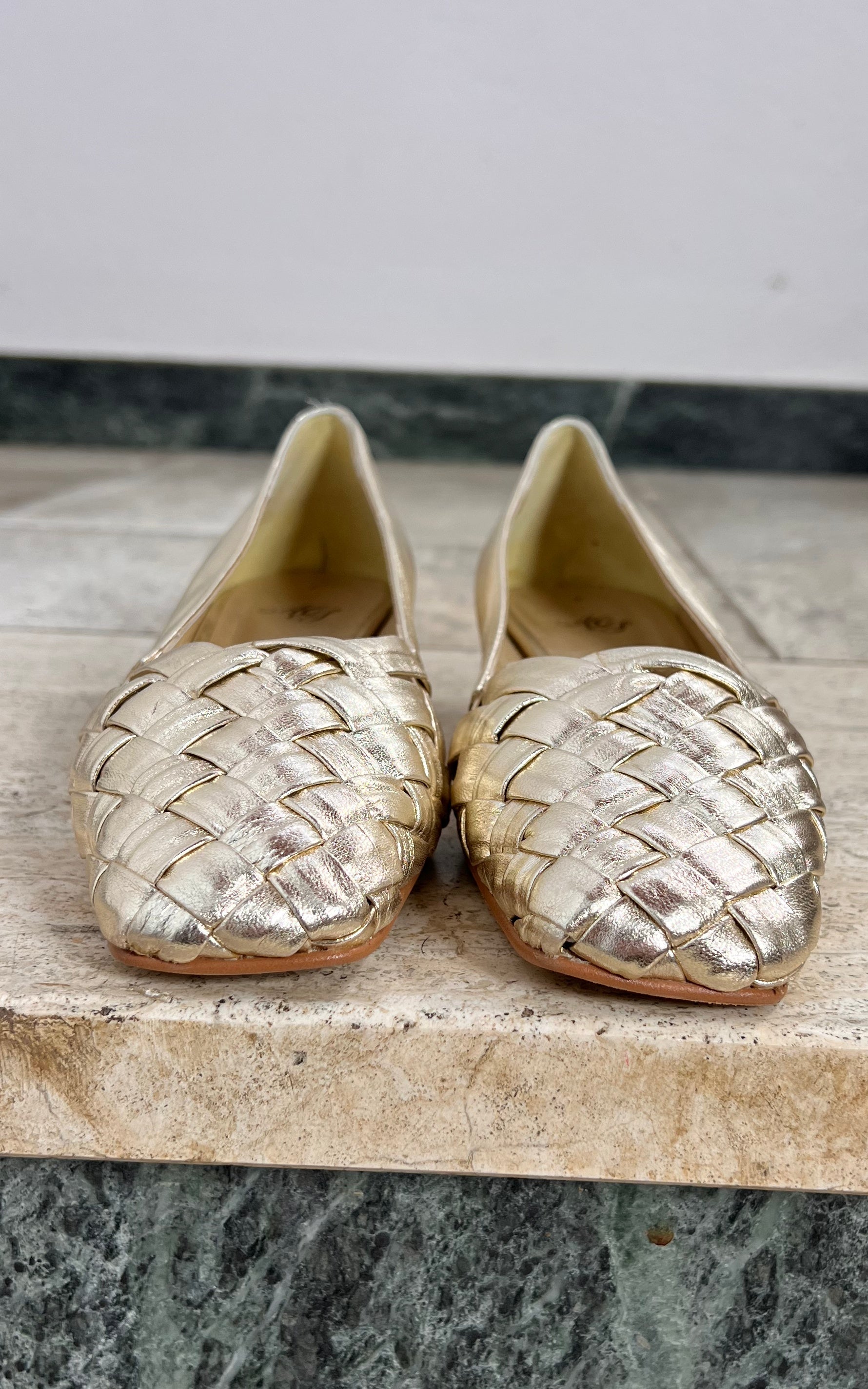 Vintage Gold Woven Leather Pumps 38