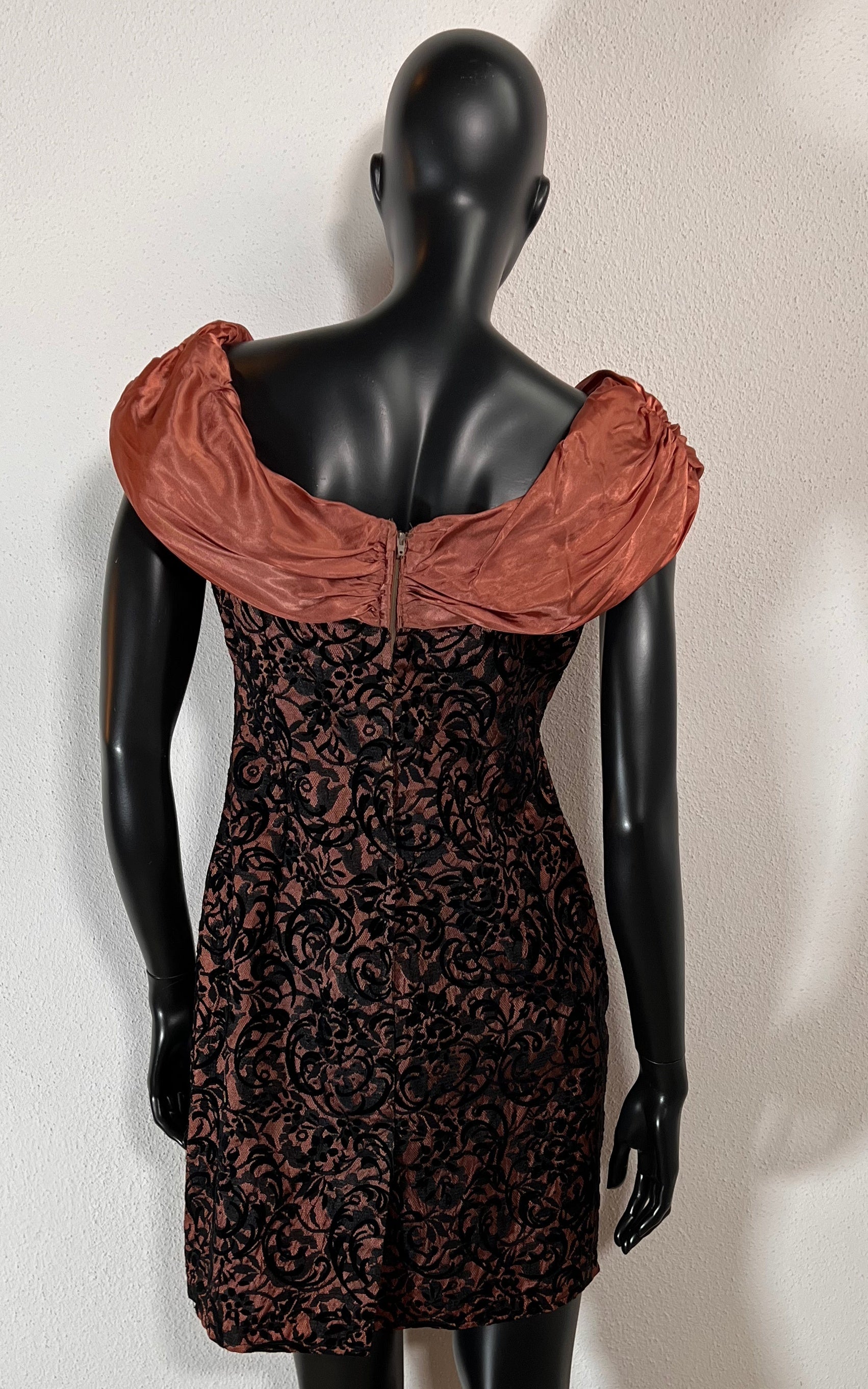 Abito vintage in pizzo Wallis