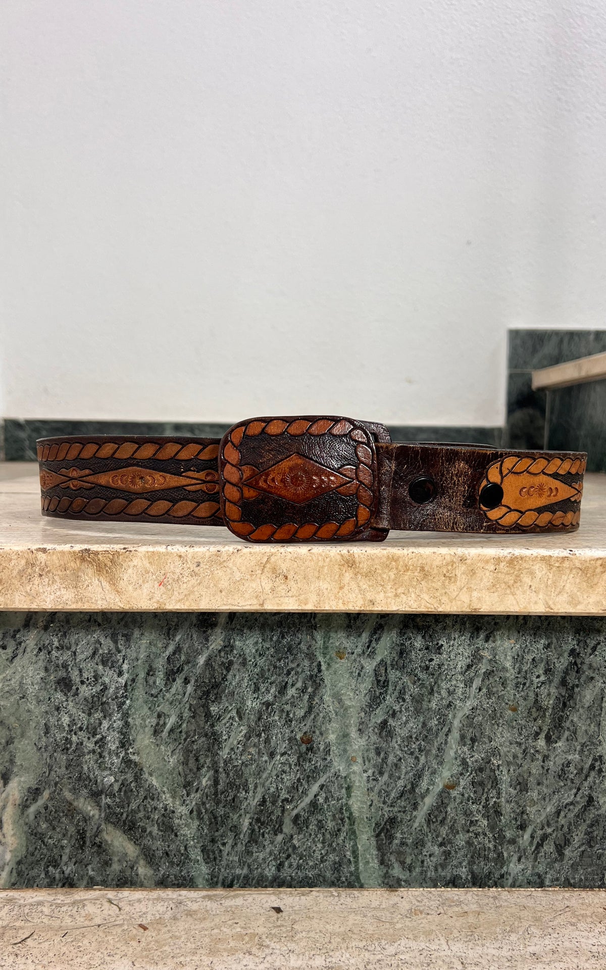 Vintage MENS 70s Tooled Leather Belt