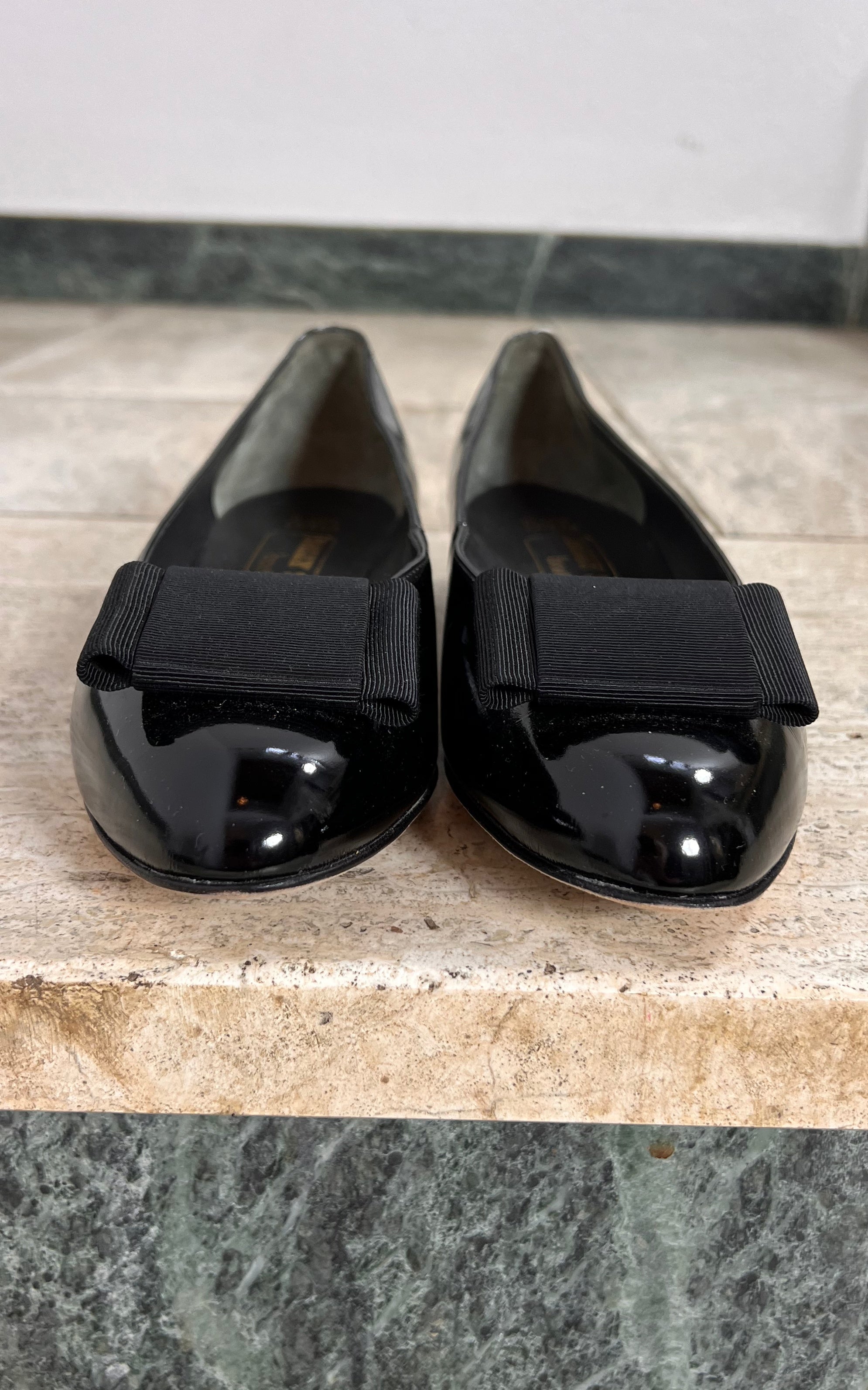 Vintage Bally Suisse Patent Bow Ballerines 38