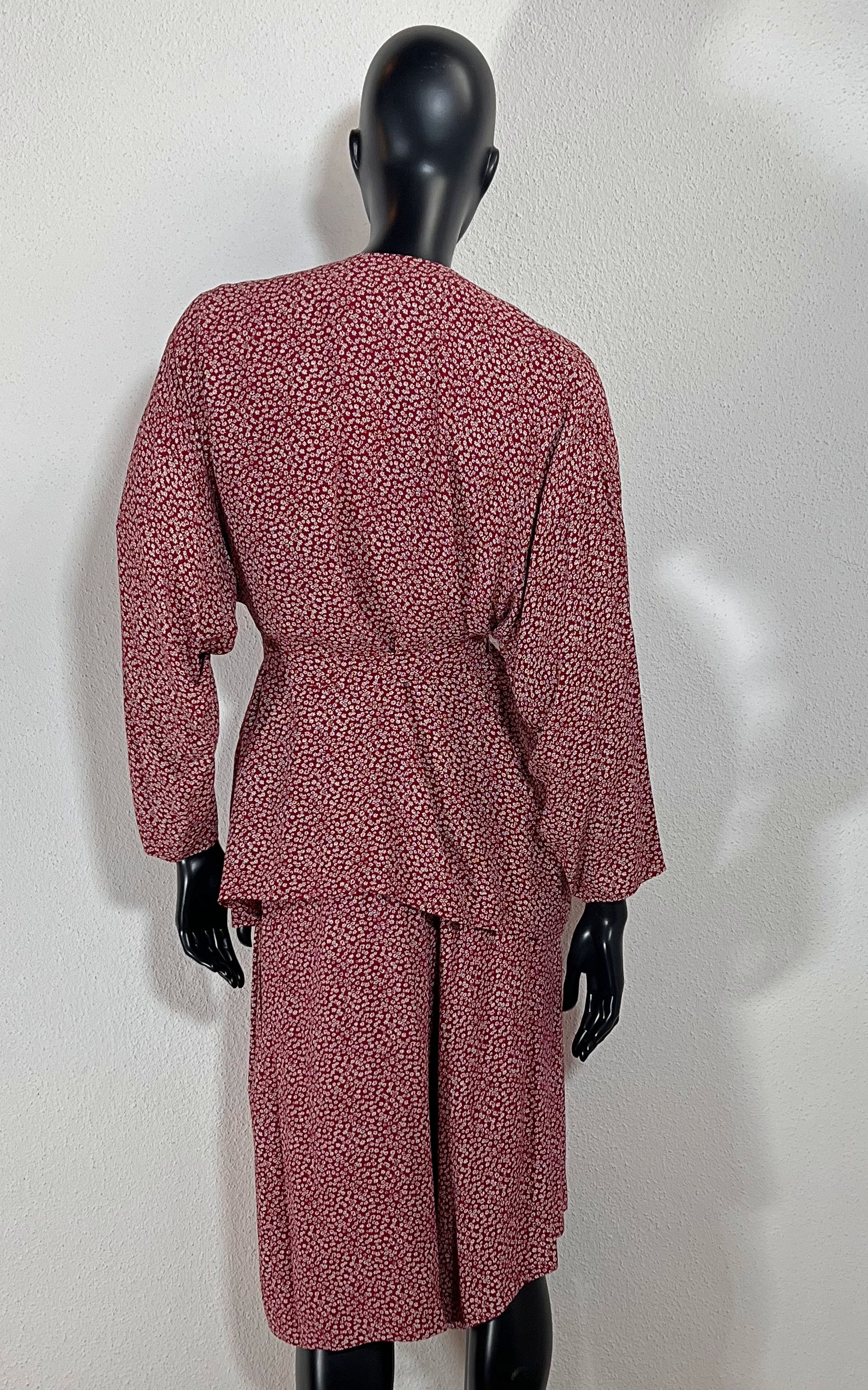 Vintage 3 Piece Ensemble